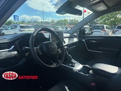 Used 2025 Toyota RAV4 XLE AWD/4WD image 14