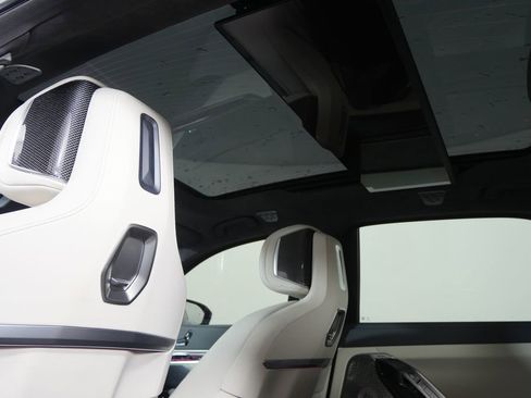 Certified 2023 BMW 760i xDrive image 24