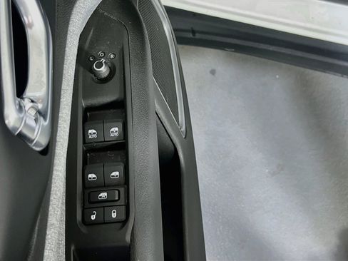 Used 2022 Jeep Compass Latitude AWD/4WD image 17