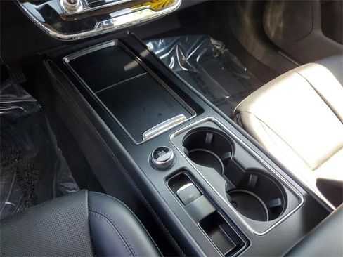 Used 2023 Lincoln Corsair AWD w/ Equipment Group 101A image 28