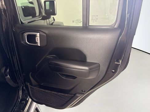Used 2019 Jeep Wrangler Unlimited Sport S image 28