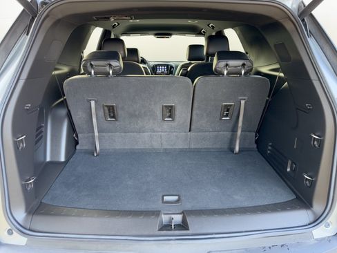 Used 2023 Chevrolet Traverse LT FWD image 28