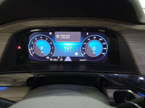 Used 2024 Volkswagen Atlas SEL AWD/4WD image 13