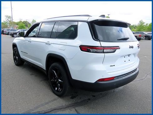 Used 2023 Jeep Grand Cherokee L Laredo AWD/4WD image 5