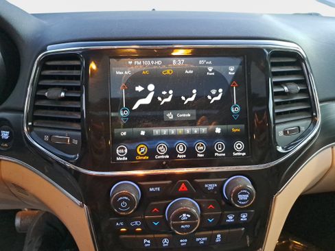 Used 2021 Jeep Grand Cherokee Limited w/ Sun & Sound Group RWD image 23