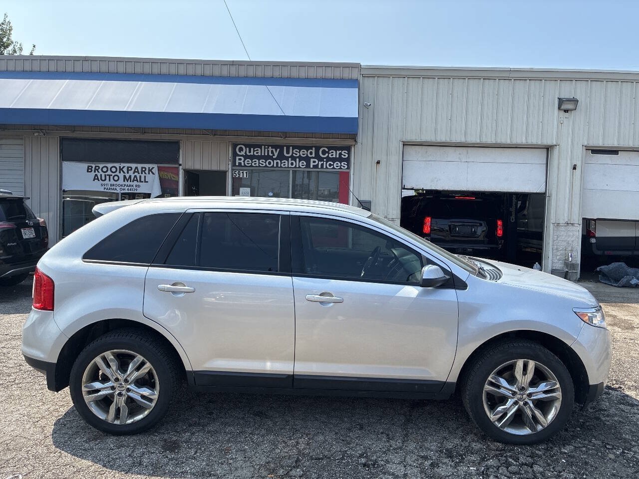 Used 2014 Ford Edge SEL w/ Equipment Group 205A FWD image 9