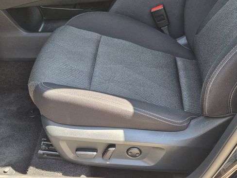 Used 2025 Nissan Rogue SV FWD image 26