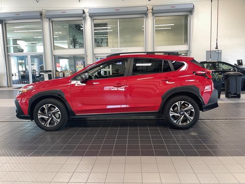 Used 2025 Subaru Crosstrek 2.5i Premium AWD/4WD image 3
