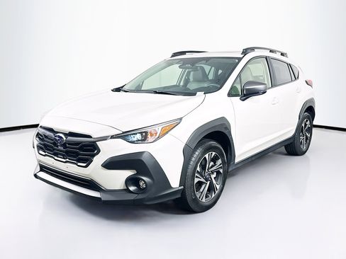 Used 2024 Subaru Crosstrek 2.0i Premium image 3