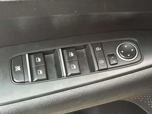 Used 2024 Kia Forte LXS image 11