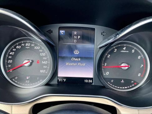 Used 2019 Mercedes-Benz GLC 300 4MATIC image 24