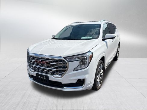 Used 2024 GMC Terrain Denali w/ LPO, Floor Liner Package AWD/4WD image 2