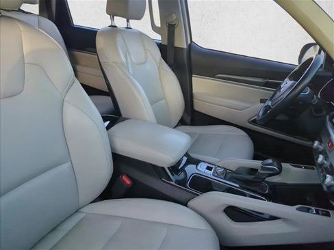 Used 2021 Kia Telluride S image 24