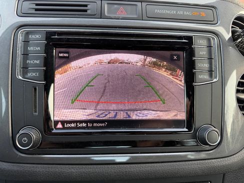 Used 2017 Volkswagen Tiguan Limited FWD image 17