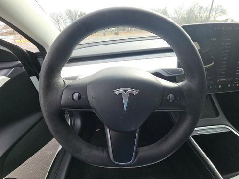 Used 2022 Tesla Model 3 Performance image 3