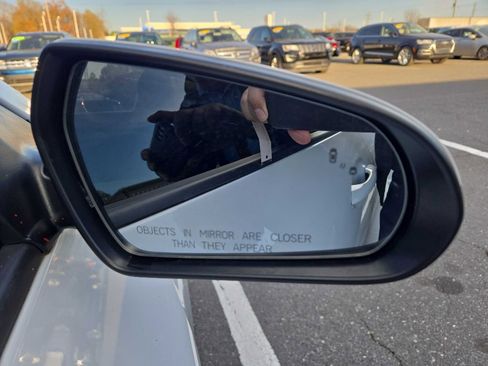 Used 2020 Hyundai Veloster Turbo R-Spec image 12