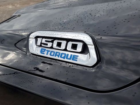 New 2026 RAM 1500 Laramie AWD/4WD image 10