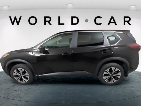 Used 2023 Nissan Rogue SV image 4