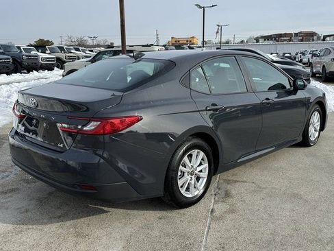 Used 2025 Toyota Camry LE image 7