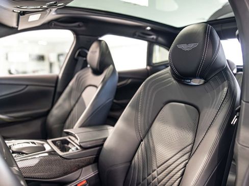 Used 2021 Aston Martin DBX AWD/4WD image 19