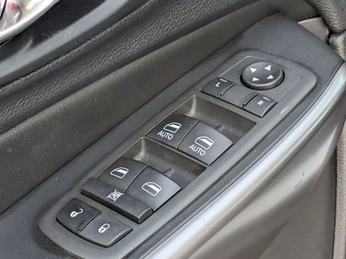 Used 2021 Jeep Cherokee Limited image 22