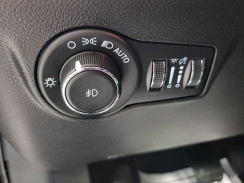 Used 2023 Jeep Compass High Altitude AWD/4WD image 32