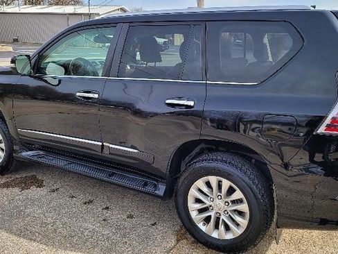Used 2016 Lexus GX 460 w/ Premium Package image 3