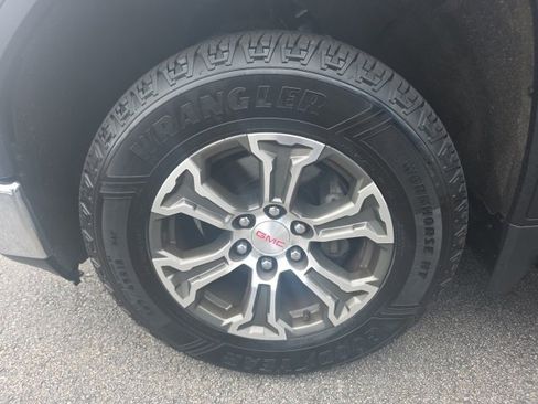 Used 2020 GMC Sierra 1500 SLE w/ SLE Value Package image 6