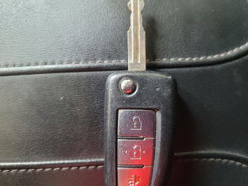 Used 2018 Nissan Rogue S AWD/4WD image 32