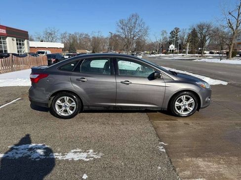 Used 2012 Ford Focus SE w/ SE Sport Pkg image 16