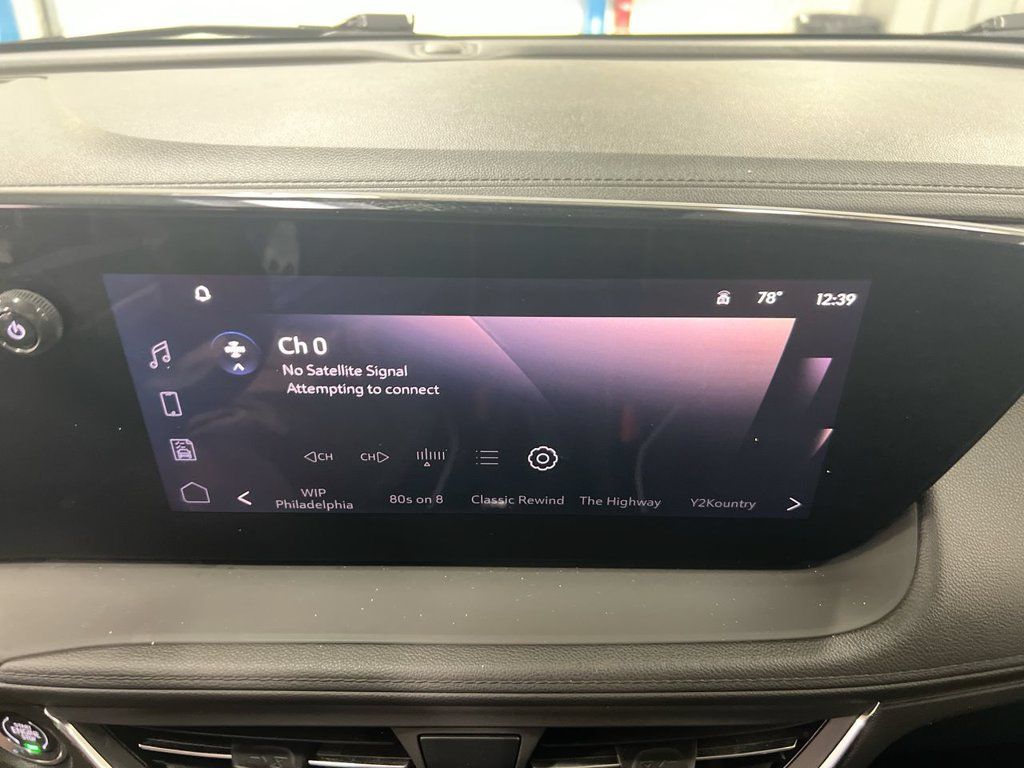 Used 2024 Buick Encore GX Avenir w/ Avenir Convenience Package AWD/4WD image 14