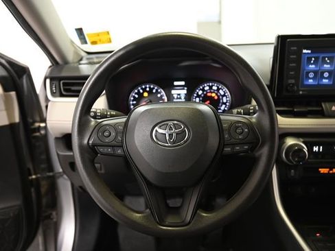 Used 2021 Toyota RAV4 XLE AWD/4WD image 4
