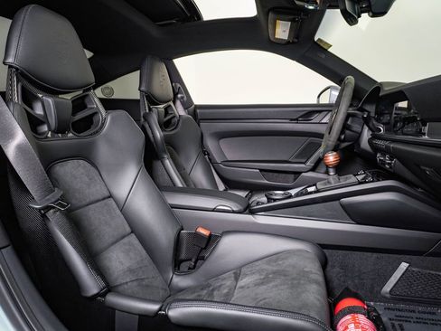 Certified 2025 Porsche 911 Carrera T RWD image 17