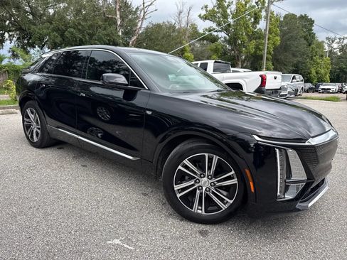 Used 2024 Cadillac Lyriq Luxury w/ LPO, Floor Liner Package RWD image 6