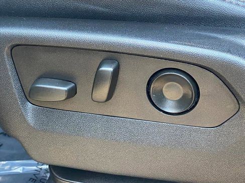 Used 2022 Chevrolet Suburban High Country image 15