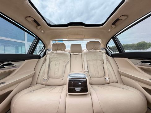 Used 2016 BMW 750i xDrive AWD/4WD image 2