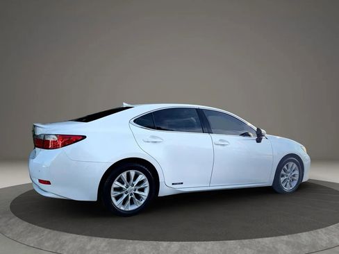 Used 2013 Lexus ES 300h w/ Luxury Pkg FWD image 13