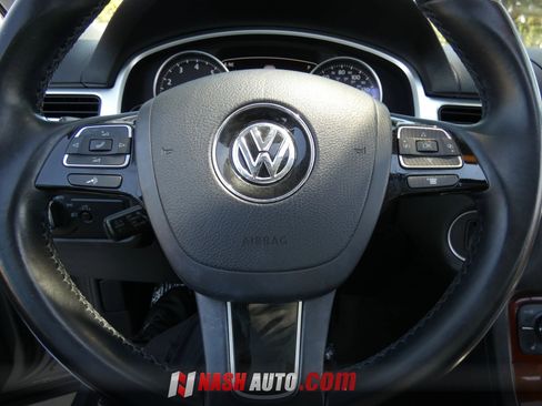 Used 2014 Volkswagen Touareg VR6 AWD/4WD image 59