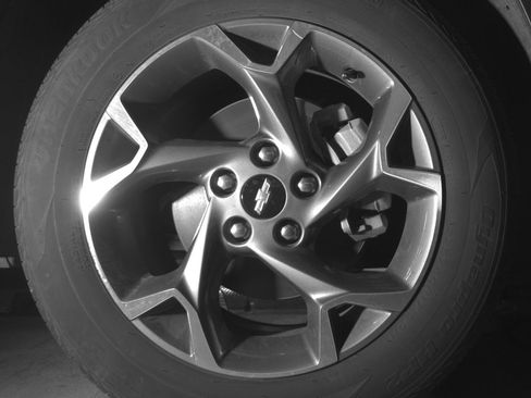 Used 2025 Chevrolet Trax LT FWD image 13