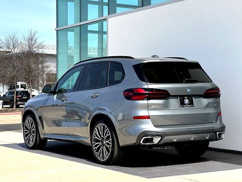 New 2026 BMW X5 xDrive40i w/ M Sport Package AWD/4WD image 7