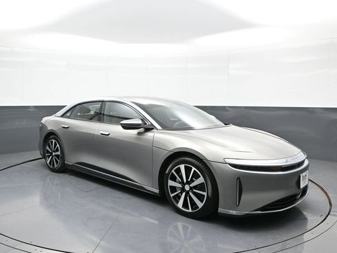 Used 2023 Lucid Air Touring image 4