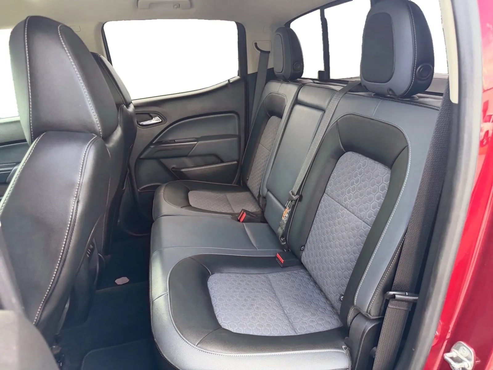 Used 2017 Chevrolet Colorado Z71 RWD image 17