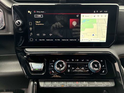 Used 2022 GMC Sierra 1500 AT4 image 13