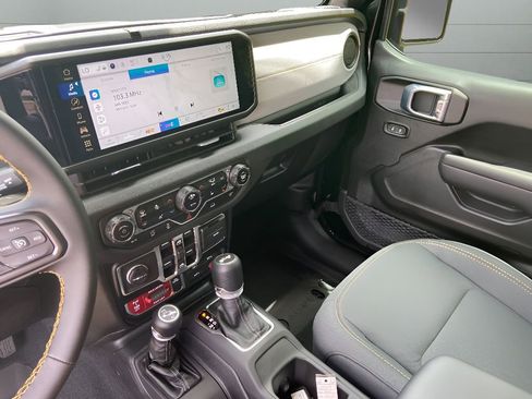 New 2024 Jeep Wrangler Unlimited Sport image 18