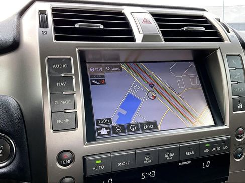Used 2021 Lexus GX 460 Luxury w/ Accessory Package AWD/4WD image 34