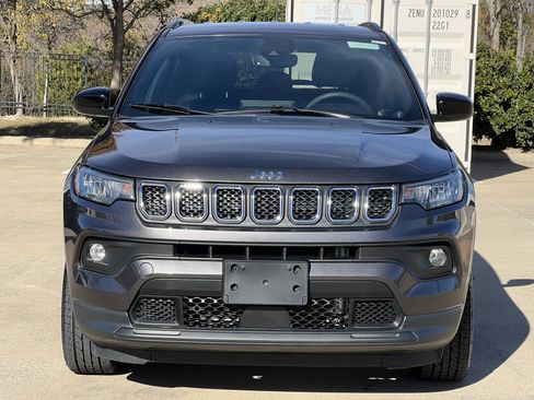 Used 2023 Jeep Compass Latitude image 15