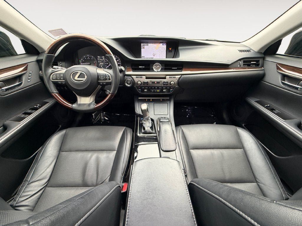 Used 2016 Lexus ES 350 w/ Navigation System Package FWD image 12