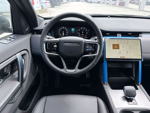 New 2026 Land Rover Discovery Sport Landmark AWD/4WD image 29