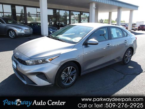 Used 2022 Kia Forte LXS FWD image 1
