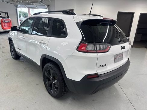 Used 2021 Jeep Cherokee Latitude Plus w/ Sun & Sound Group AWD/4WD image 9